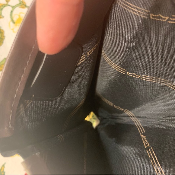 Amity Leather Billfold - Picture 4 of 6